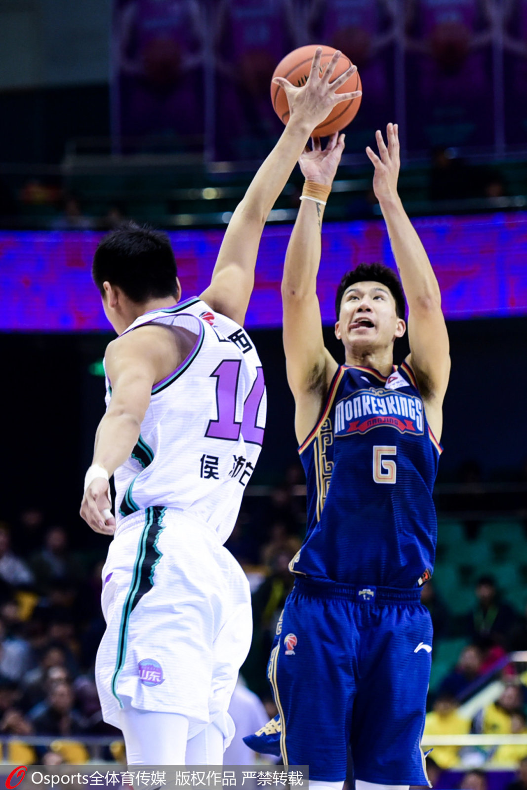 大连队不敌南京队,遭遇困境,全场震撼 大连队不敌南京队,遭遇困境,全场震撼