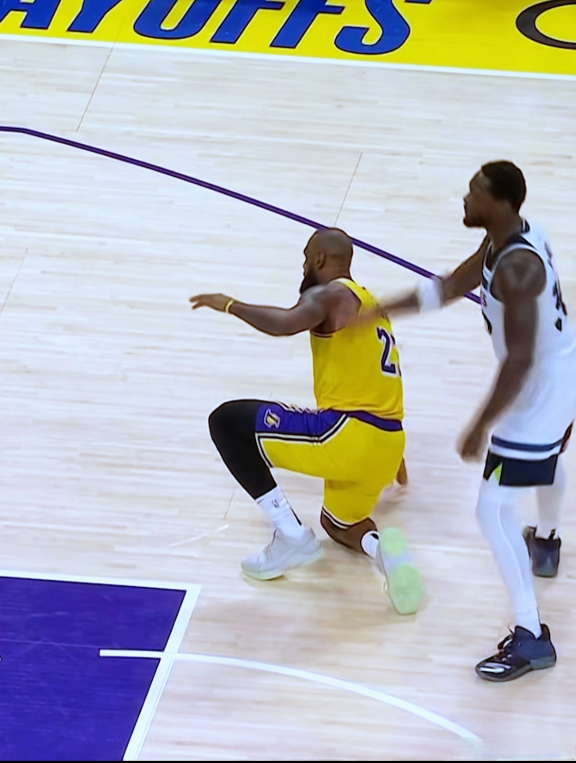 开云体育APP下载-魔术碾压公牛，莫兰特带队取胜