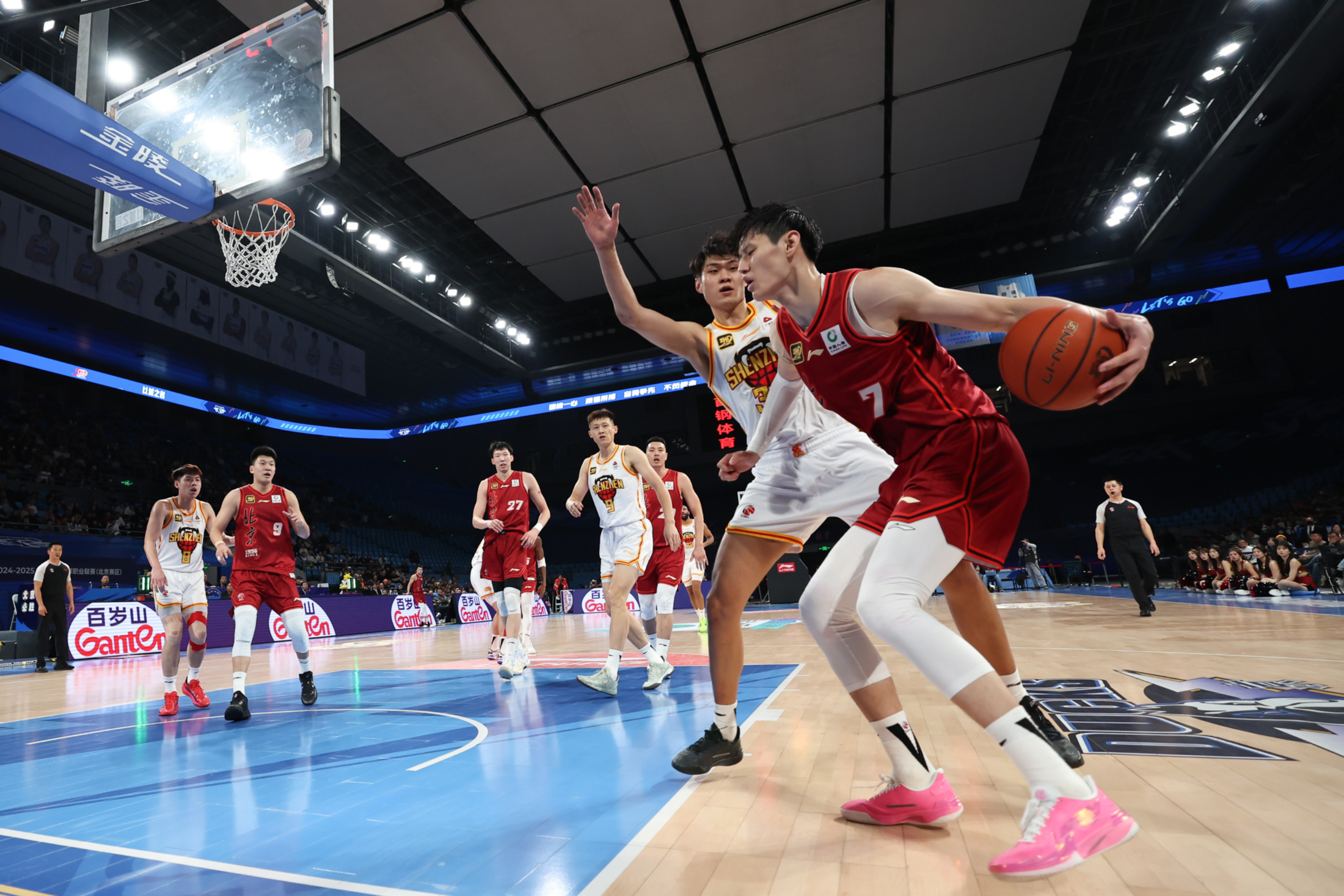 北京队鏖战上海队，福克斯点燃赛场