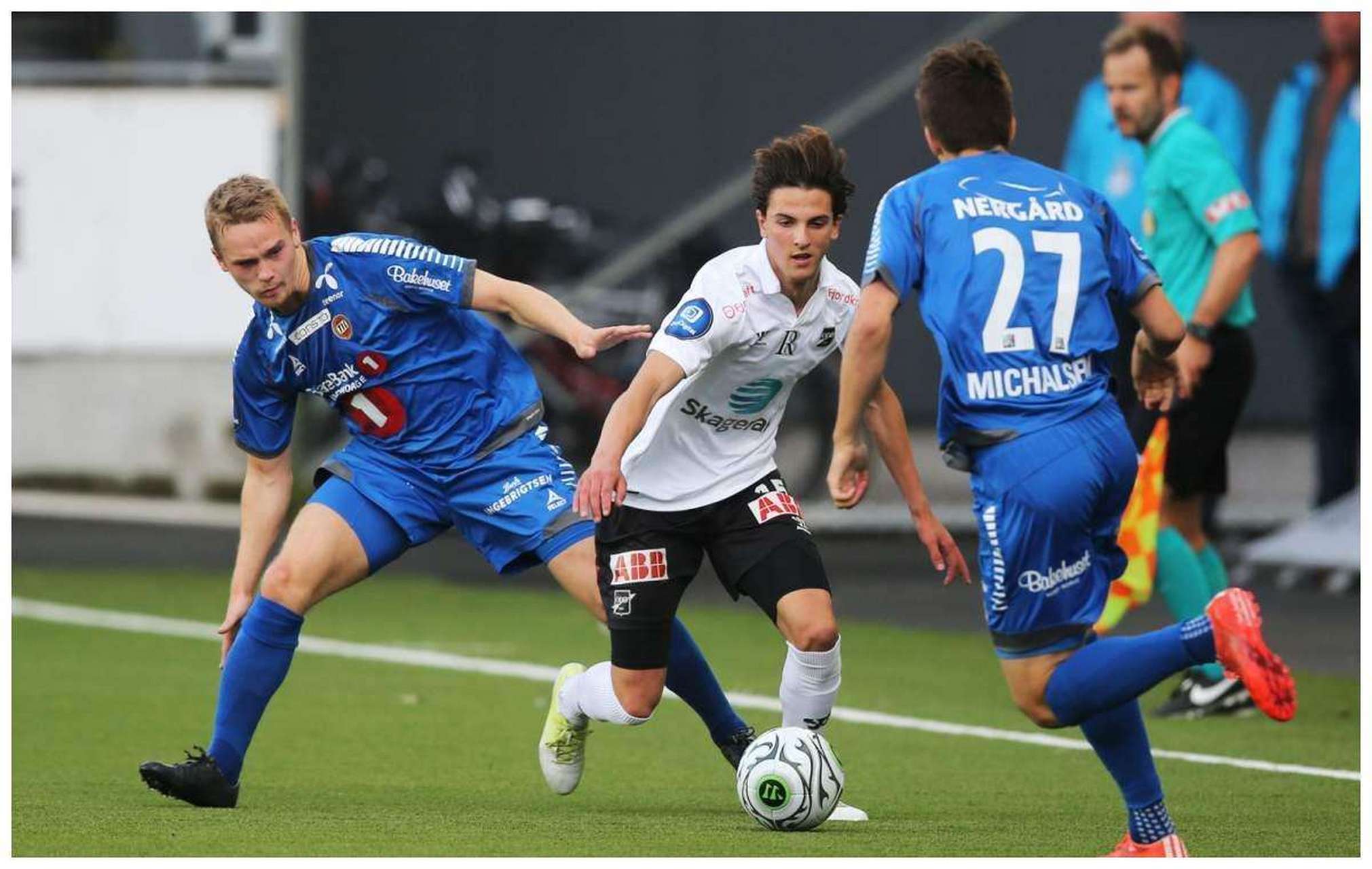 开云官网-葡萄牙横扫勒沃库森，莱万高光表现