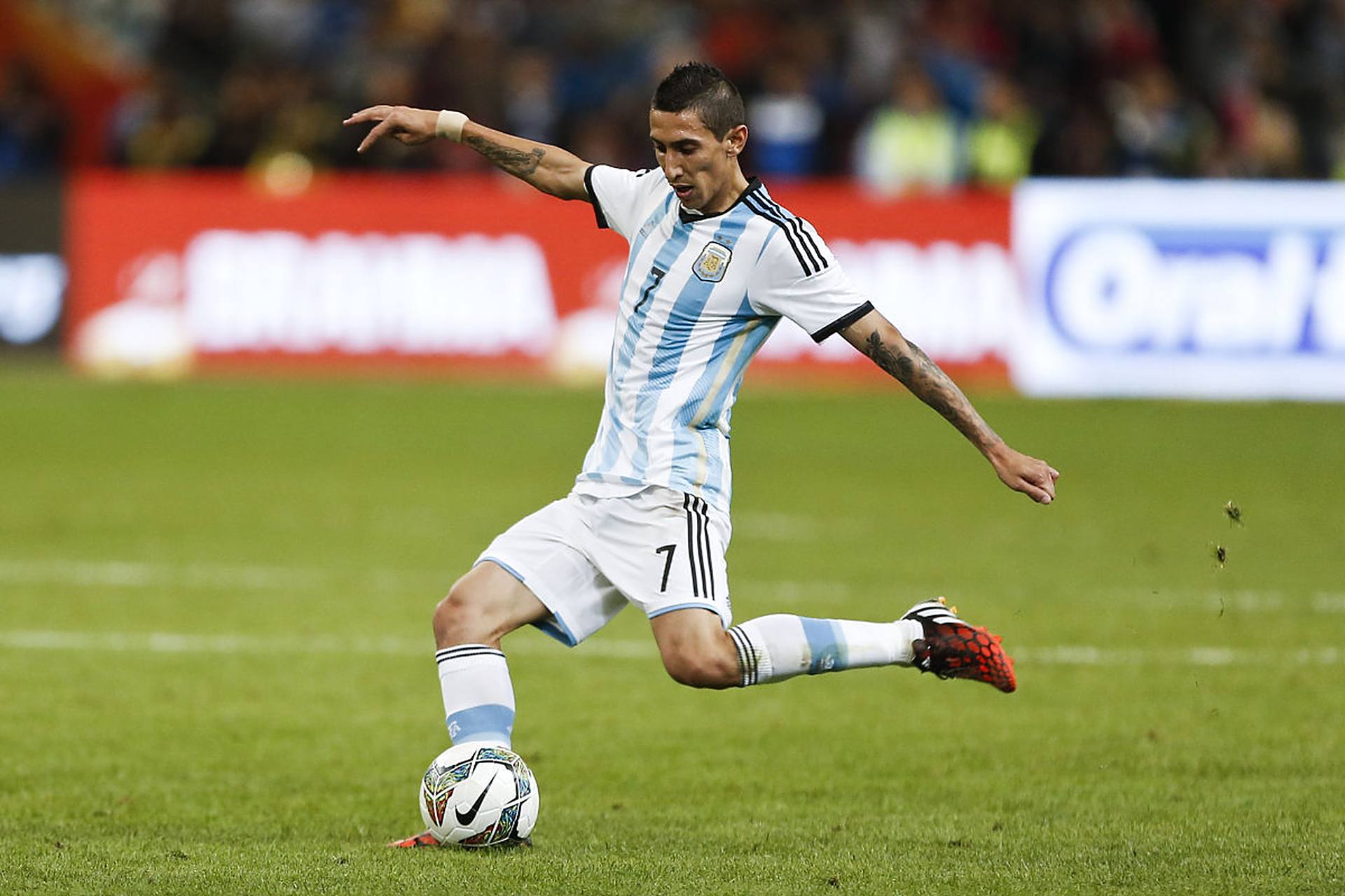 尤文横扫中国，迪马利亚点燃赛场