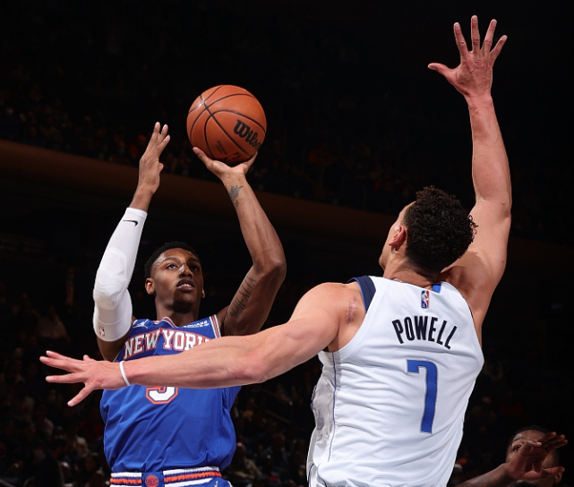 日本队鏖战韩国队，黄鸭组合状态火热