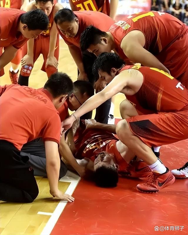 广东队横扫雄鹿，王哲林状态火热